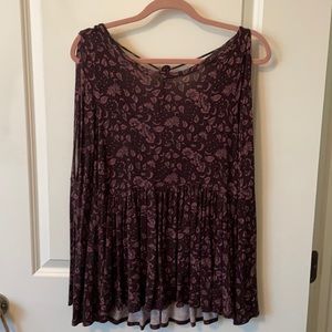 American Eagle Women’s Purple Floral Open Backed Baby Doll style Slit Sleeve Top